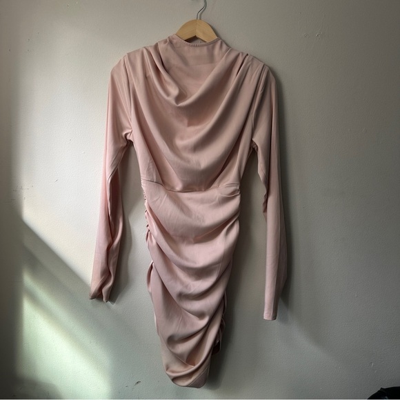 PrettyLittleThing Blush Long Sleeve Dress - Picture 2 of 7